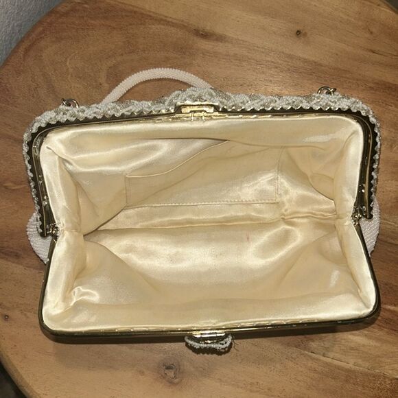 Vintage White Floral Beaded Purse - Picture 5 of 9